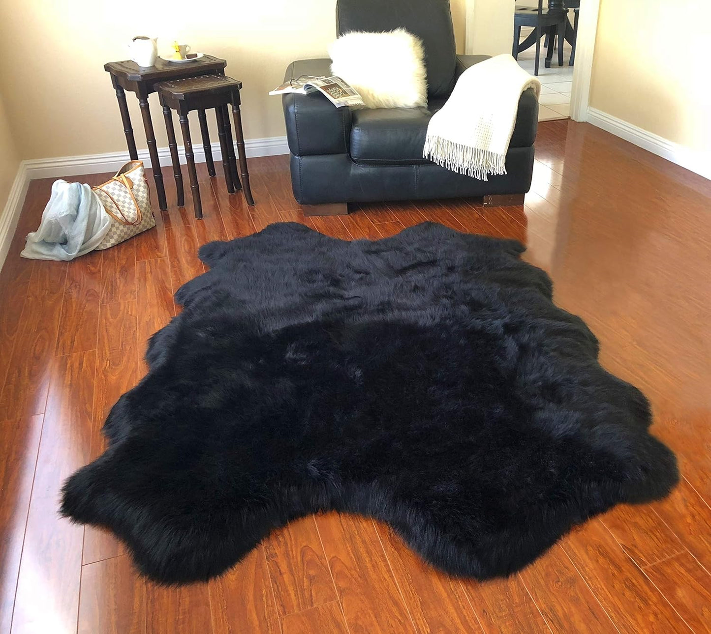 LAMBZY Faux Sheepskin Super Soft Hypoallergenic Silky Shag Rug for Living Room, Kids Room, Sofa (Quarto 4 Pelts 4'x6', Black)