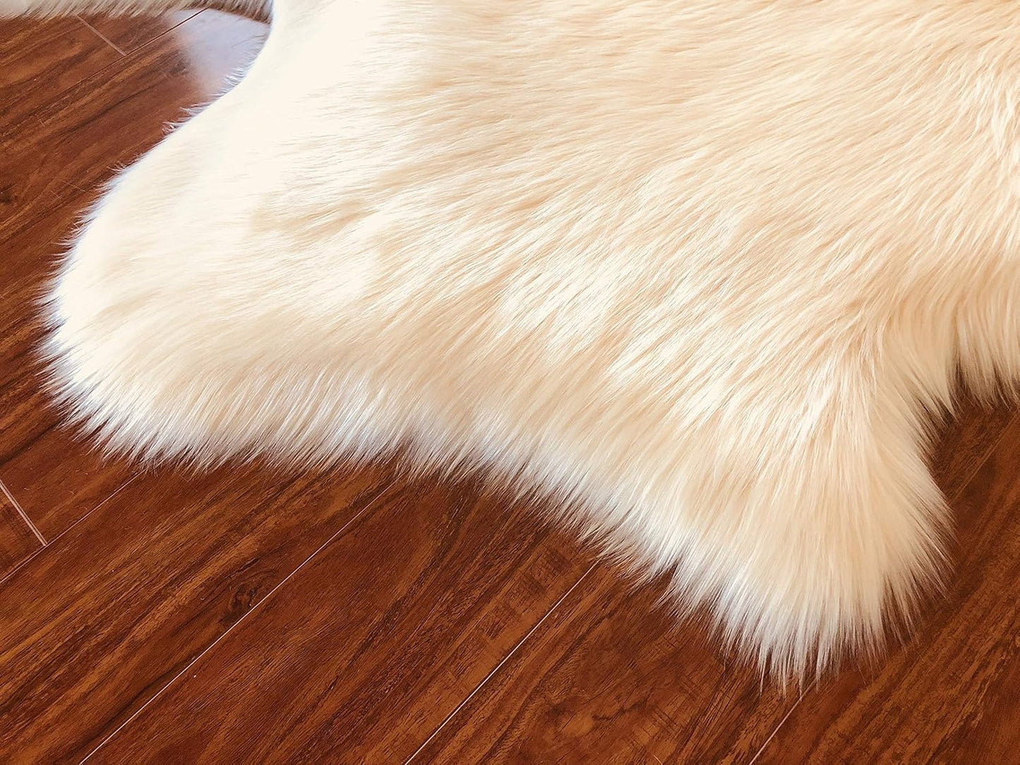 LAMBZY Faux Sheepskin Hypoallergenic Free Shape Silky Shag Rug, Luxury Shaggy Plush Carpet for Bedrooms Rugs Living Room Kids Rooms Sofa Floor (Decto 10 Pelts 6'x10', Cream)