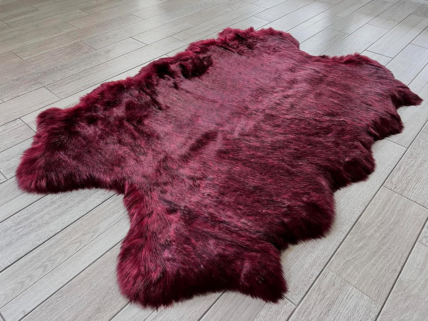 LAMBZY Faux Sheepskin Super Soft Hypoallergenic Free Shape Silky Shag Rug, Luxury Shaggy Plush Carpet for Bedrooms Living Kids Room Sofa Rugs (Burgundy, Quarto 4 Pelts 4'x6')