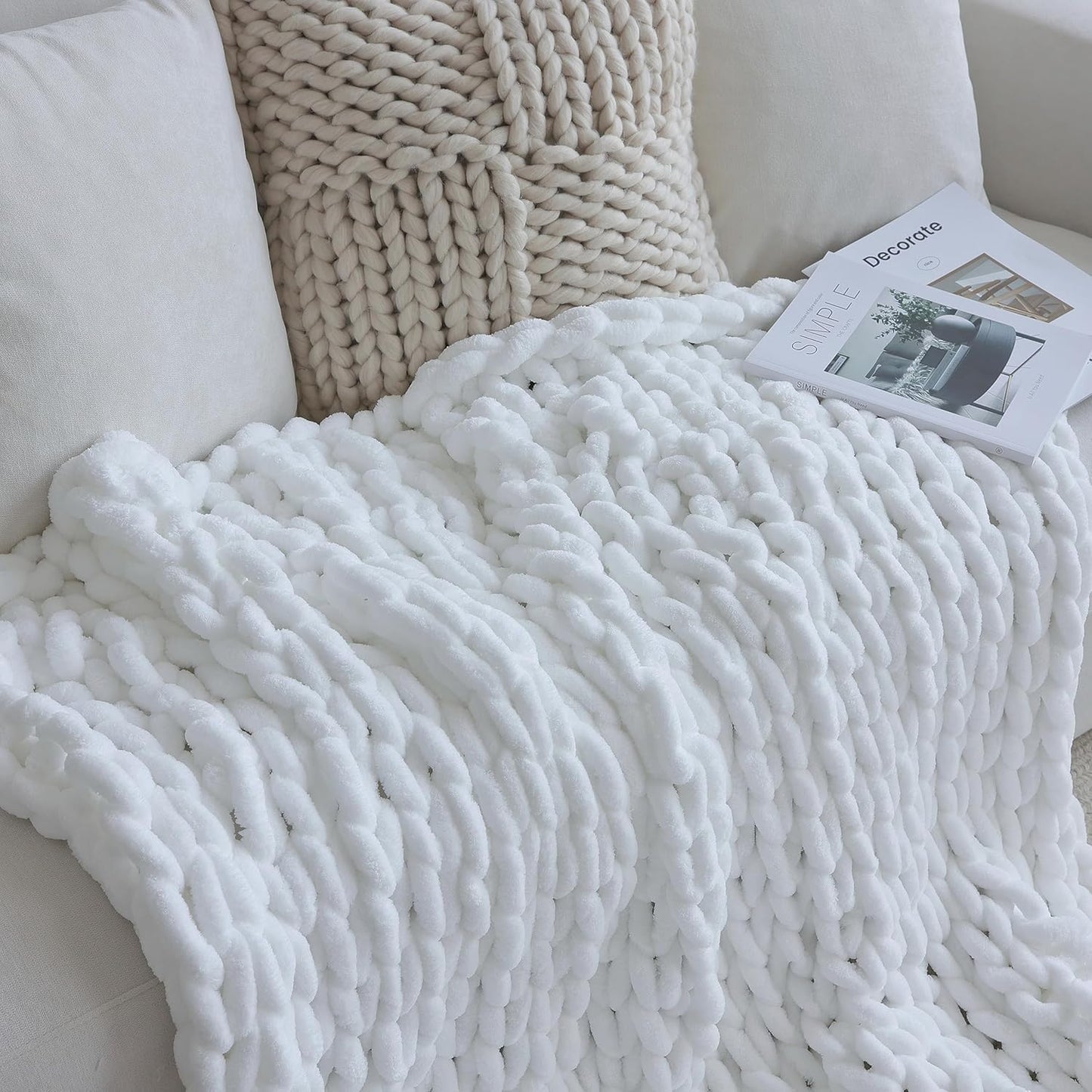 Maetoow Chenille Chunky Knit Blanket Throw （60×80 Inch）, Handmade Warm & Cozy Blanket Couch, Bed, Home Decor, Soft Breathable Fleece Banket, Christmas Thick and Giant Yarn Throws，White