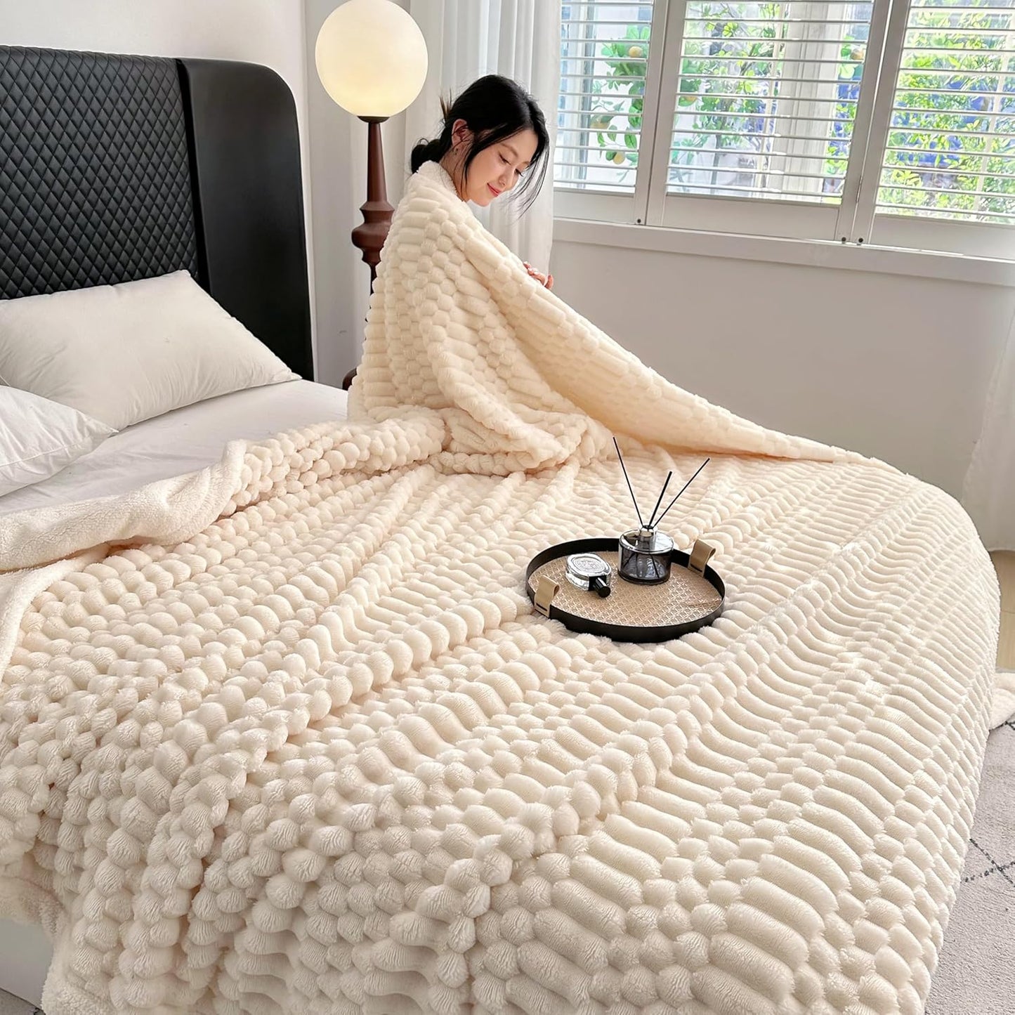 UKELER Off White Sherpa Throw Blankets 60 × 80 inch, 470 GSM Striped Sherpa Fleece Blanket for All Season, Warm and Cozy Blanket for Couch Sofa Bed Office Camping