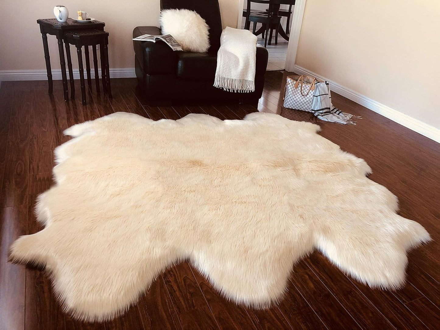 LAMBZY Faux Sheepskin Hypoallergenic Free Shape Silky Shag Rug, Luxury Shaggy Silky Plush Carpet for Bedrooms Rugs Living Kids Room Sofa Floor Rugs (Sexto 6 Pelts 6'x6', 180x180cm, Cream)