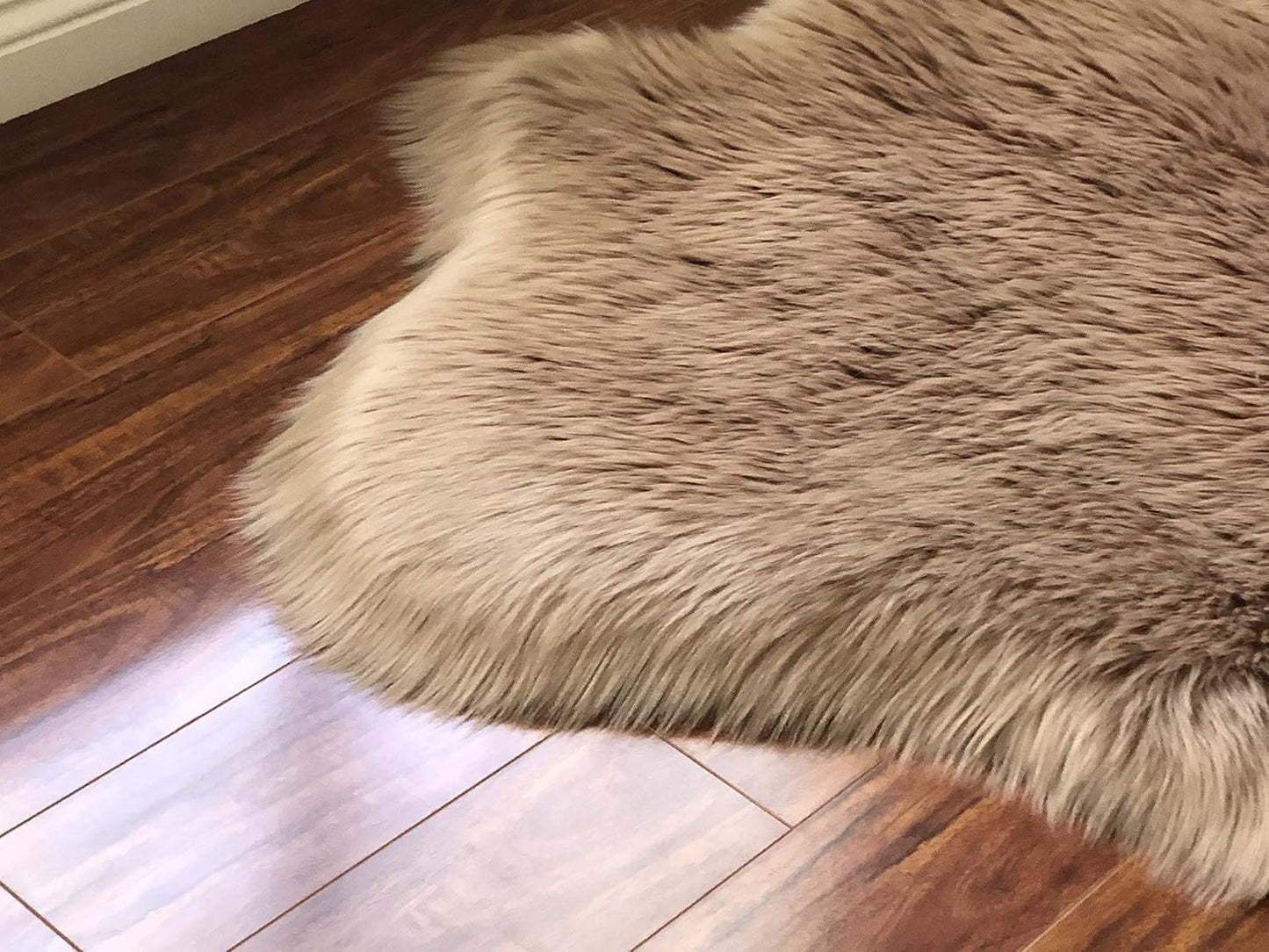 LAMBZY Faux Sheepskin Hypoallergenic Free Shape Silky Shag Rug, Luxury Shaggy Silky Plush Carpet for Bedrooms Rugs Living Room Kids Rooms Sofa Floor Rugs (Decto 10 Pelts 6'x10', 180x300cm Camel)