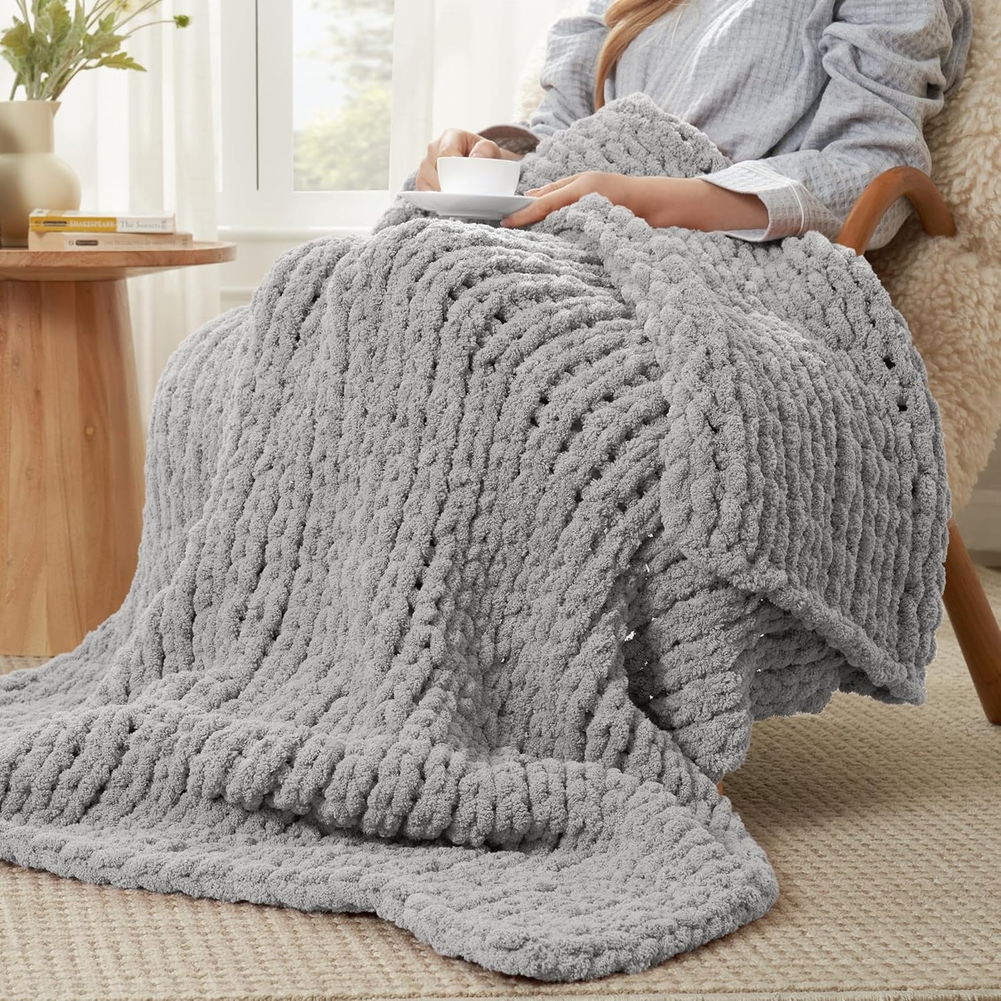 Amélie Home Chunky Knit Throw Blanket for Couch, Soft Chenille Crochet Blanket for Sofa, 50"x60", Light Grey