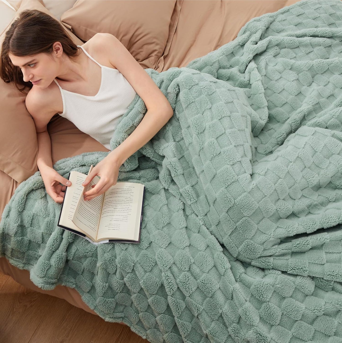 Bedsure GentleSoft King Size Blanket for Bed - Super Soft Cozy Blankets for Women Men Girls, Large Fuzzy Fleece Throw for Bedroom Decor, Sage Green,108x90 Inches