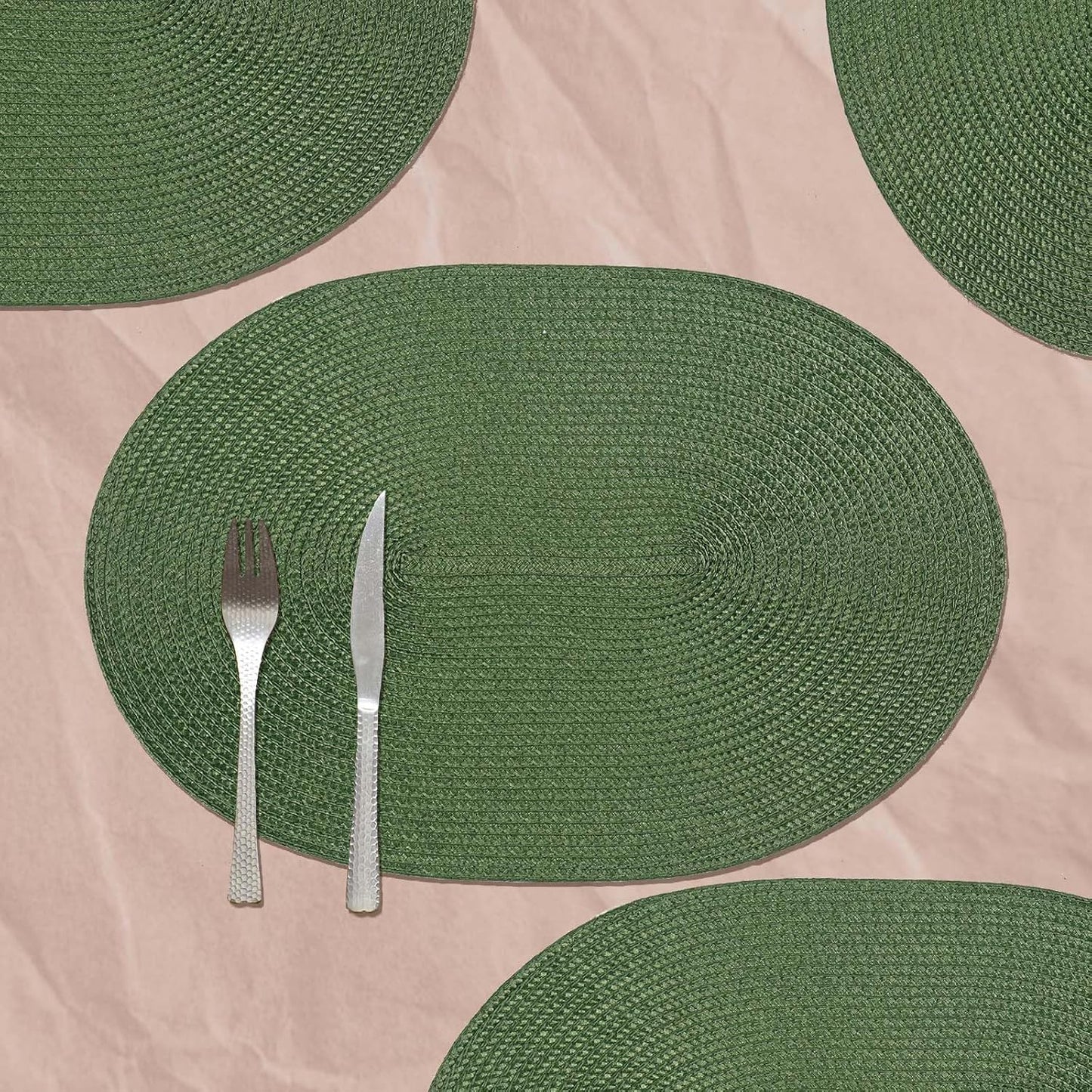 AHHFSMEI Placemats Set of 4 for Dining Table Washable Woven Vinyl Non-Slip 18x12 inches Placemat Heat-Resistant Durable Table Mats for Dining Table Easy to Clean (Oval Green, 4)