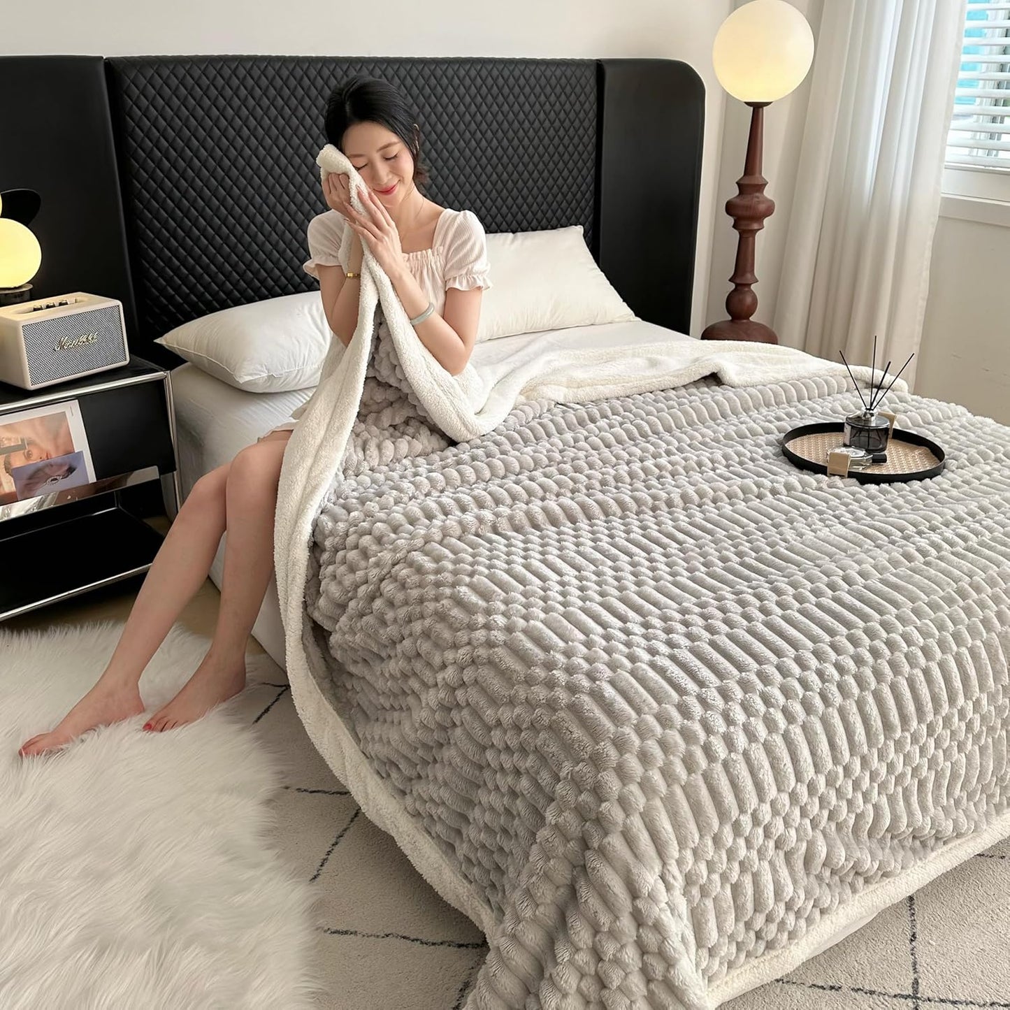 UKELER Sherpa Bed Blanket 80 × 90 inch, Ultra Soft Queen Size Throw Blanket for All Season, 470 GSM Cozy Plush Striped Fleece Blankets for Bedroom Living Room Dorm Hostel Sofa Camping, Silver Gray