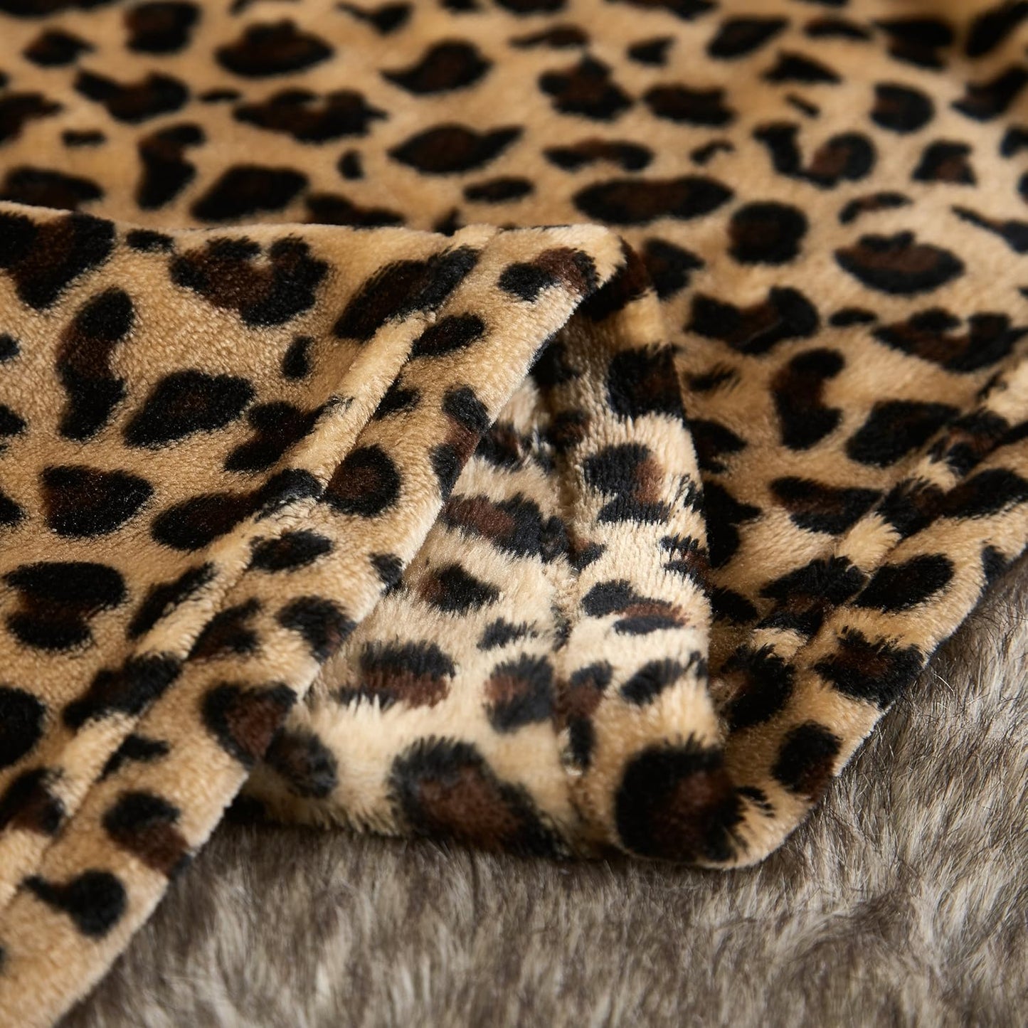 MERRYLIFE Leopard Throw Blanket Decorative Fleece Throw | Ultra-Plush Colorful Oversized | Couch Blanket Travel Lap | Queen Size(90" 90",Cheetah)